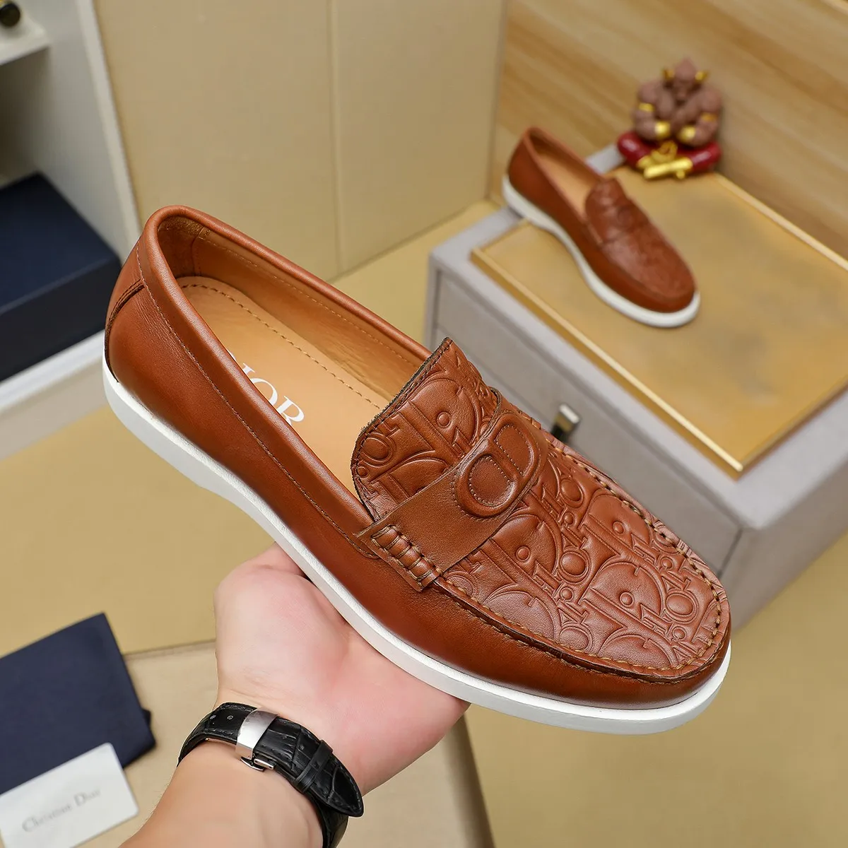 Men's clothing and shoes 💰460 💰🔥[Dior] High-end top-notch 🔝 purchasing agent 🔍🔍The latest 🇺🇸 counters are on sale simultaneously, original Italian brand · brand totem cloth sewn with brand cloth label · paired with calfskin · (high-end, nobility and class) exquisite workmanship (cow Leather lining) Sole: Original two-color sole ⚠️outsole specially provided by the original factory. Comfortable, wear-resistant, non-slip, real-life photoshoot🎬The real thing is more beautiful🔍Color: Color optional💕💕Number of yards: 39-44 (customized at 38.45.46)...